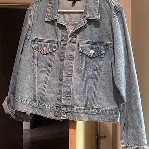 Wrap yourself in West Coast vibes with this California-emblazoned jacket.